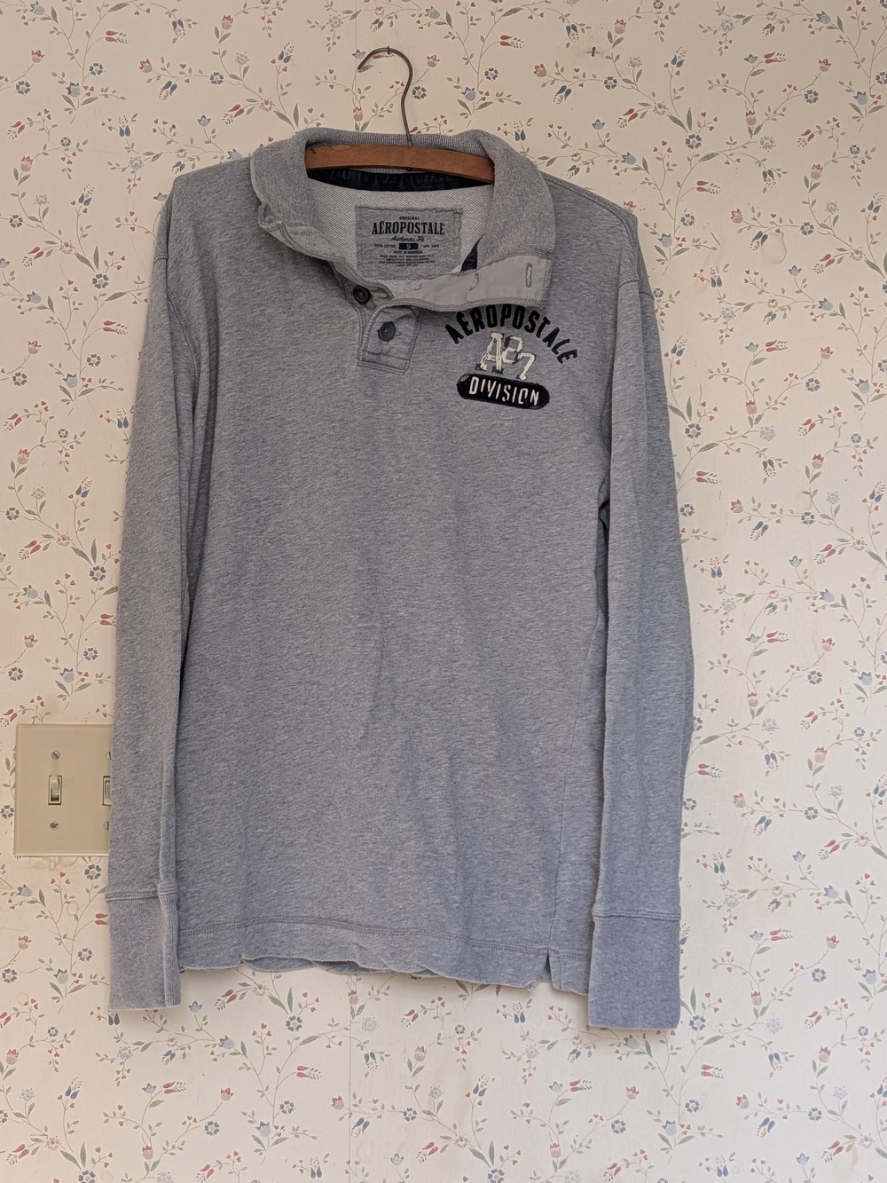 Aeropostale Shirt Authentic Fit Gray Long-Sleeve Pullover Sweatshirt Fabric S
